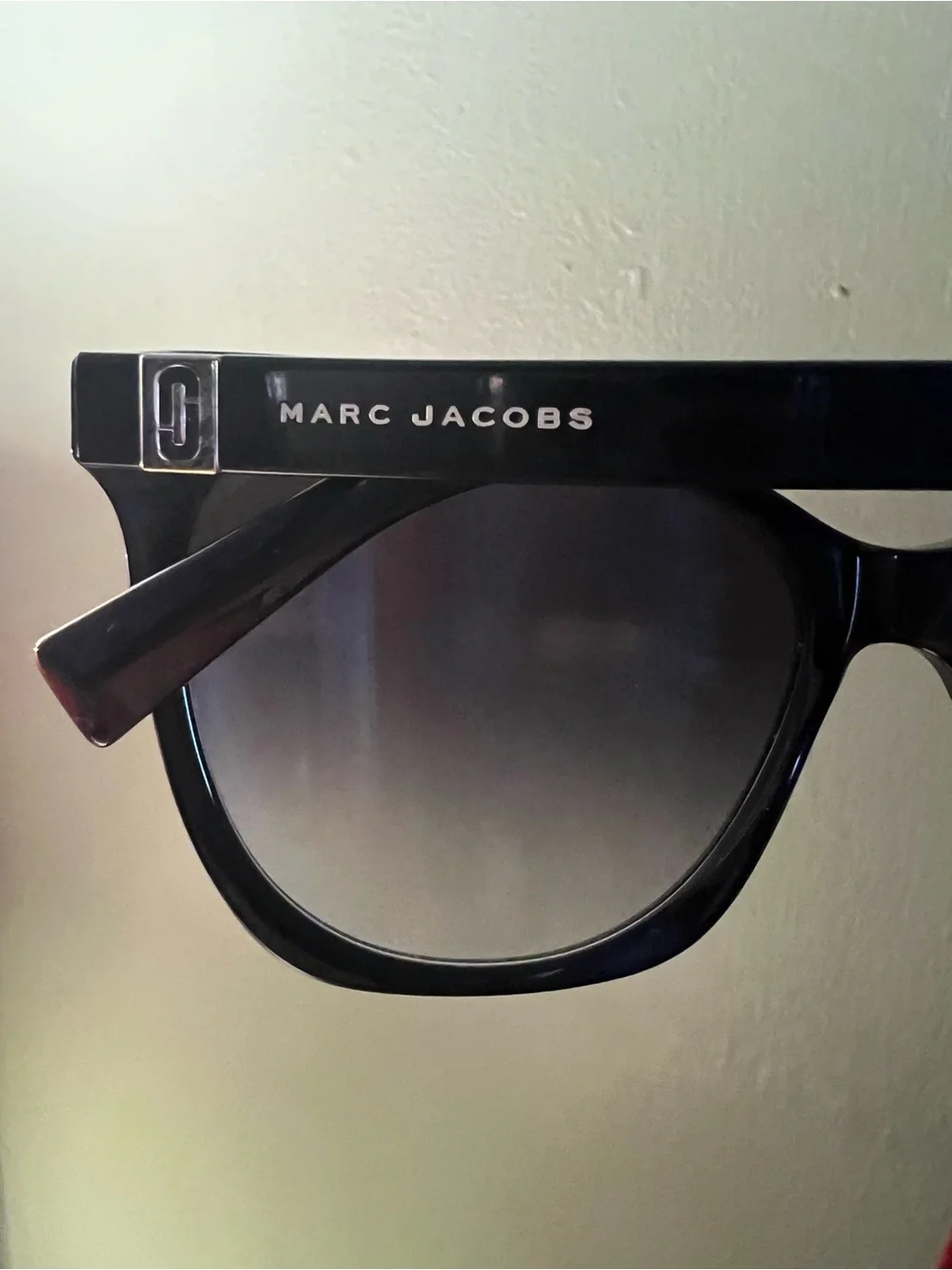 Marc Jacobs Black Cat-Eye Women's Sunglasses with Gray Lenses with case